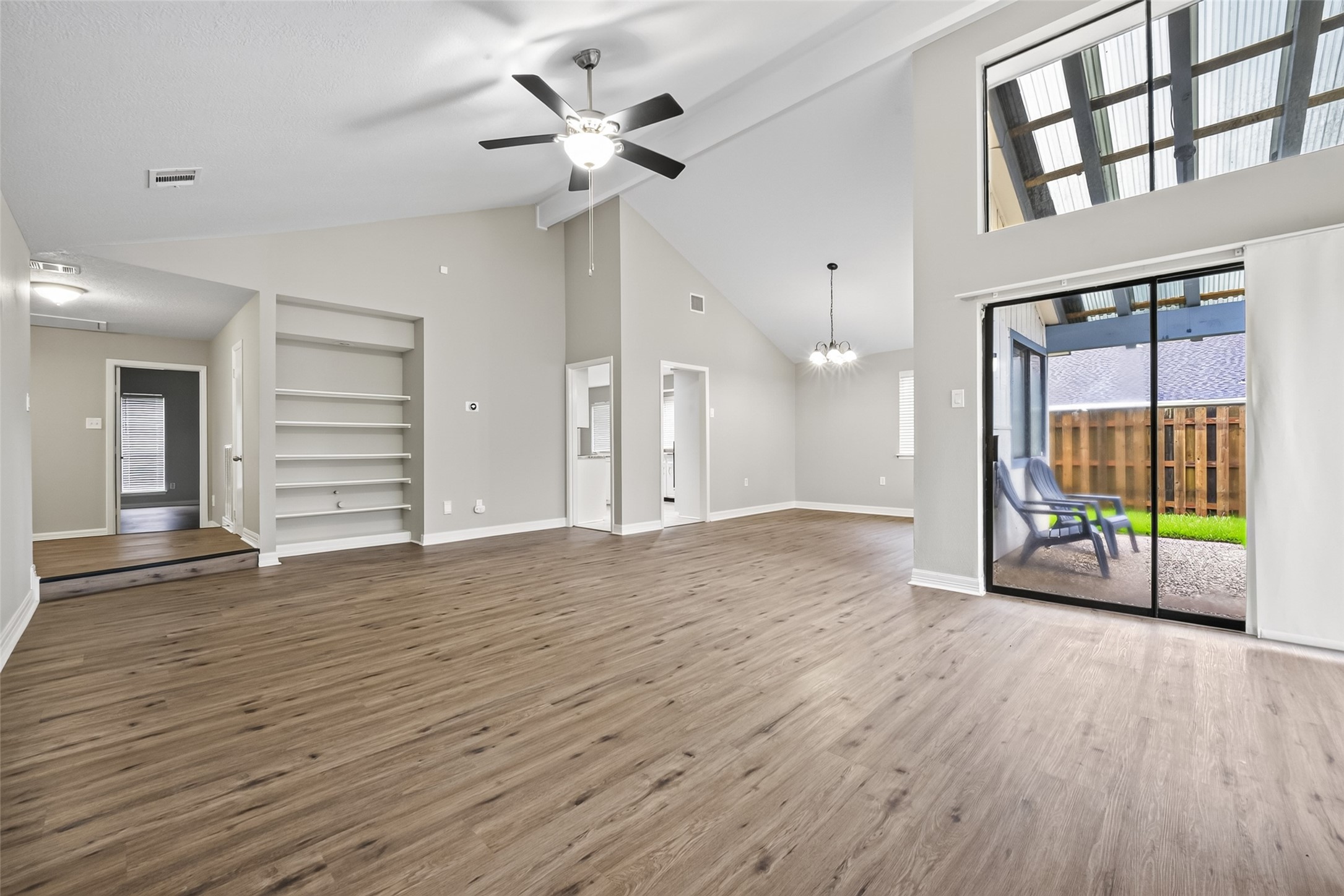 6122 Sanford Road Houston, TX 77096 - Photo 6 of 49
