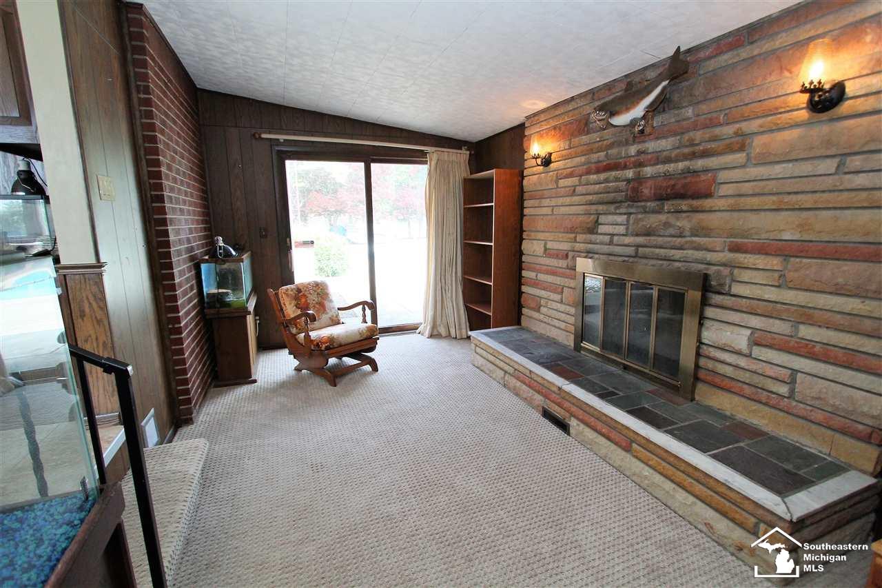 28375 Waltz Road New Boston, MI 48164 - Photo 16 of 46 50044486-15.JPG