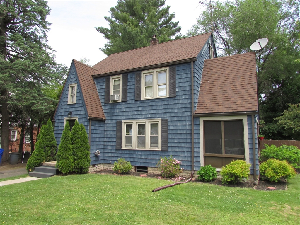 20 Fallston Street Springfield, MA 01119 - Photo 4 of 38