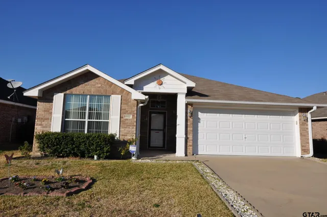 $1,595 | 6932 La Hacienda Drive, Flint, TX 75762