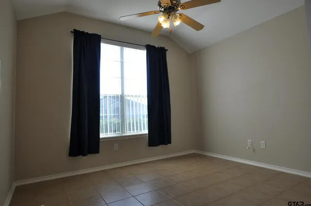 $1,595 | 6932 La Hacienda Drive, Flint, TX 75762