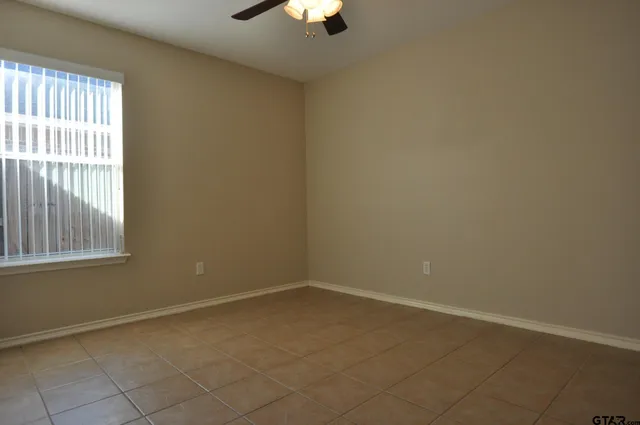 $1,595 | 6932 La Hacienda Drive, Flint, TX 75762