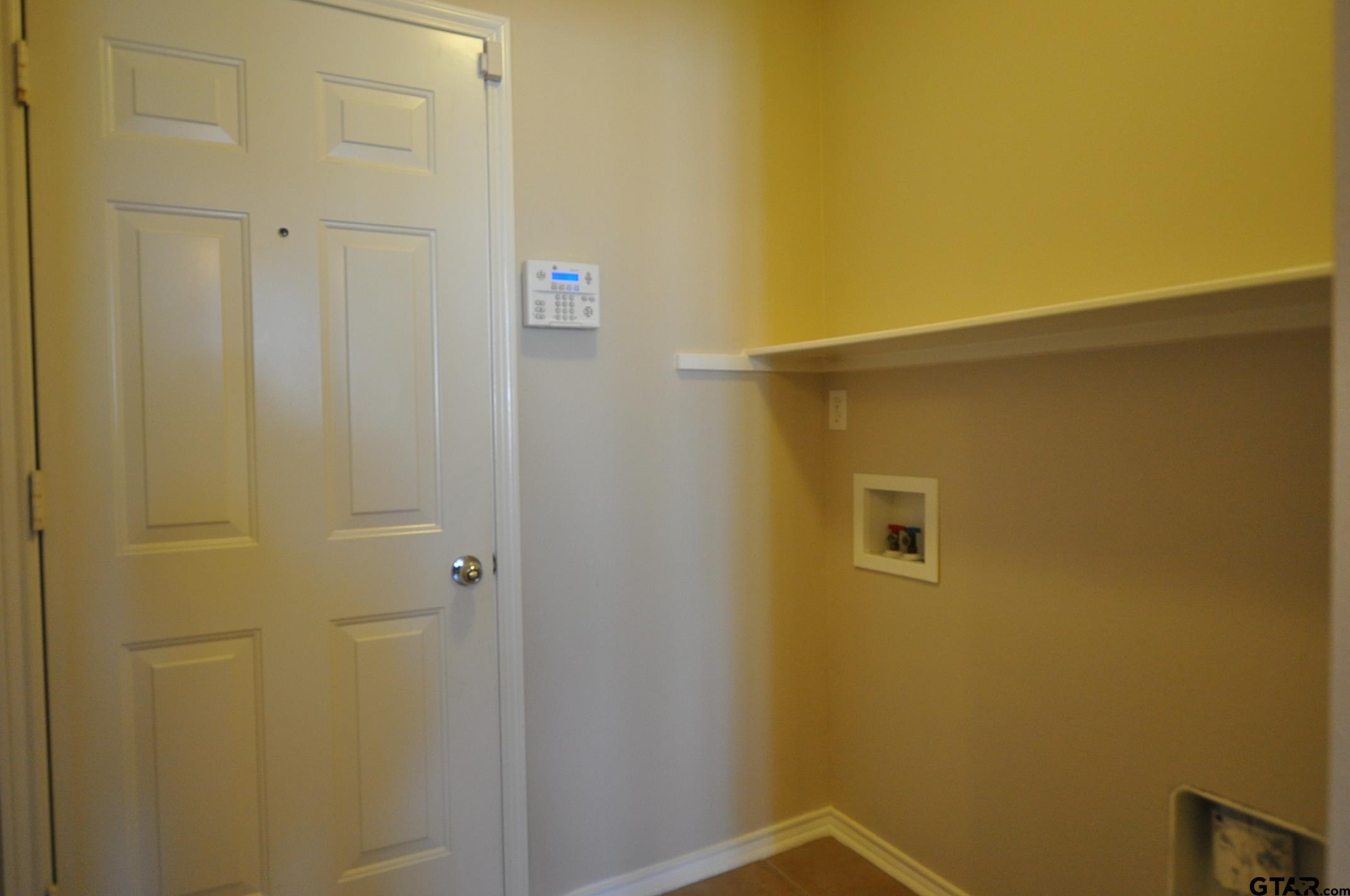 6932 La Hacienda Drive Flint, TX 75762 - Photo 3 of 17