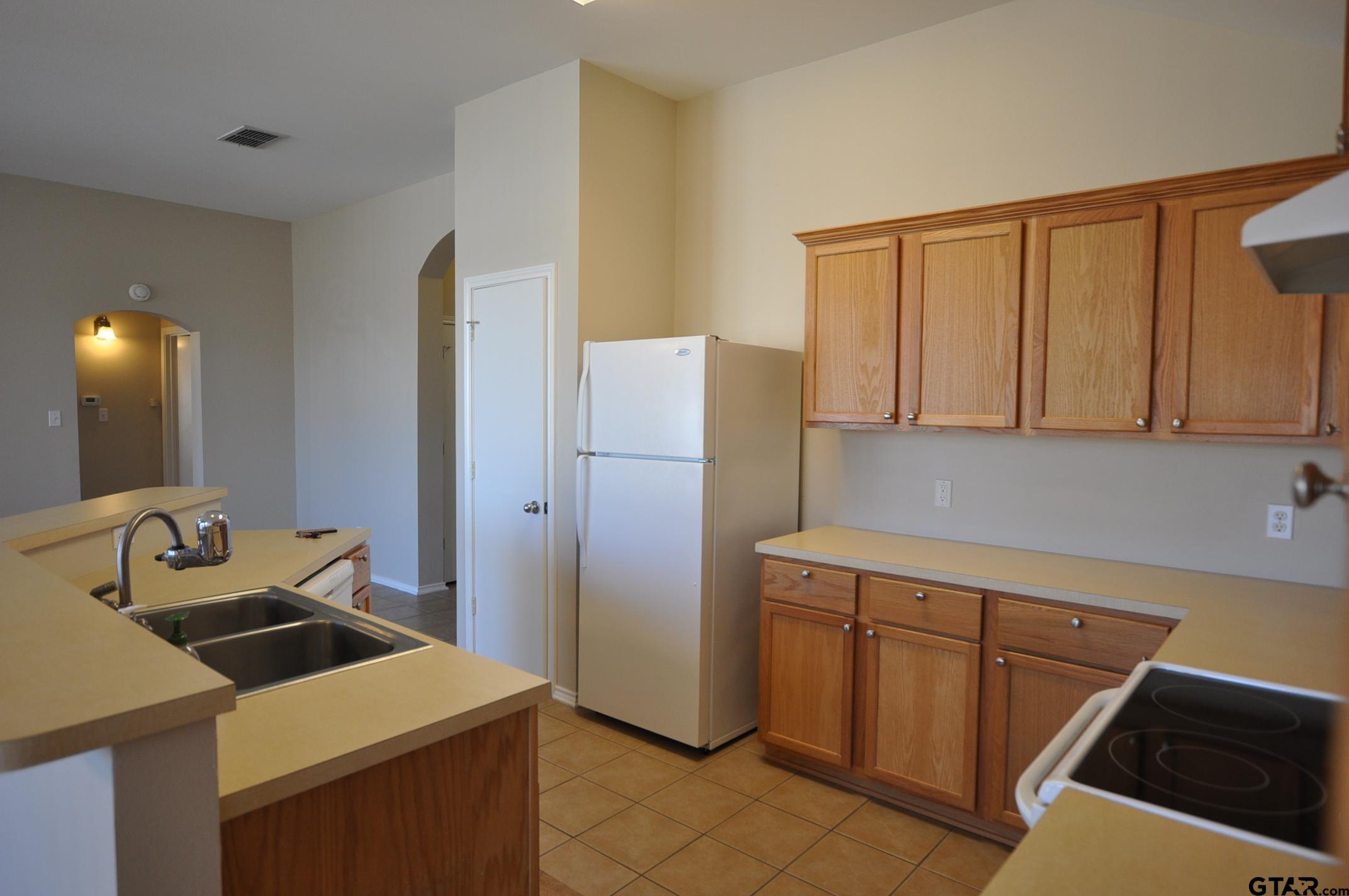 6932 La Hacienda Drive Flint, TX 75762 - Photo 5 of 17