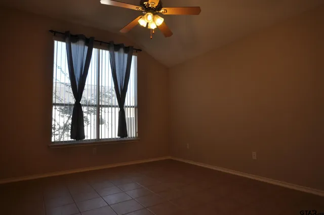 $1,595 | 6932 La Hacienda Drive, Flint, TX 75762