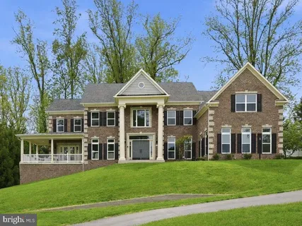 $3,000,000 | 7821 Old Falls Road, McLean, VA 22102