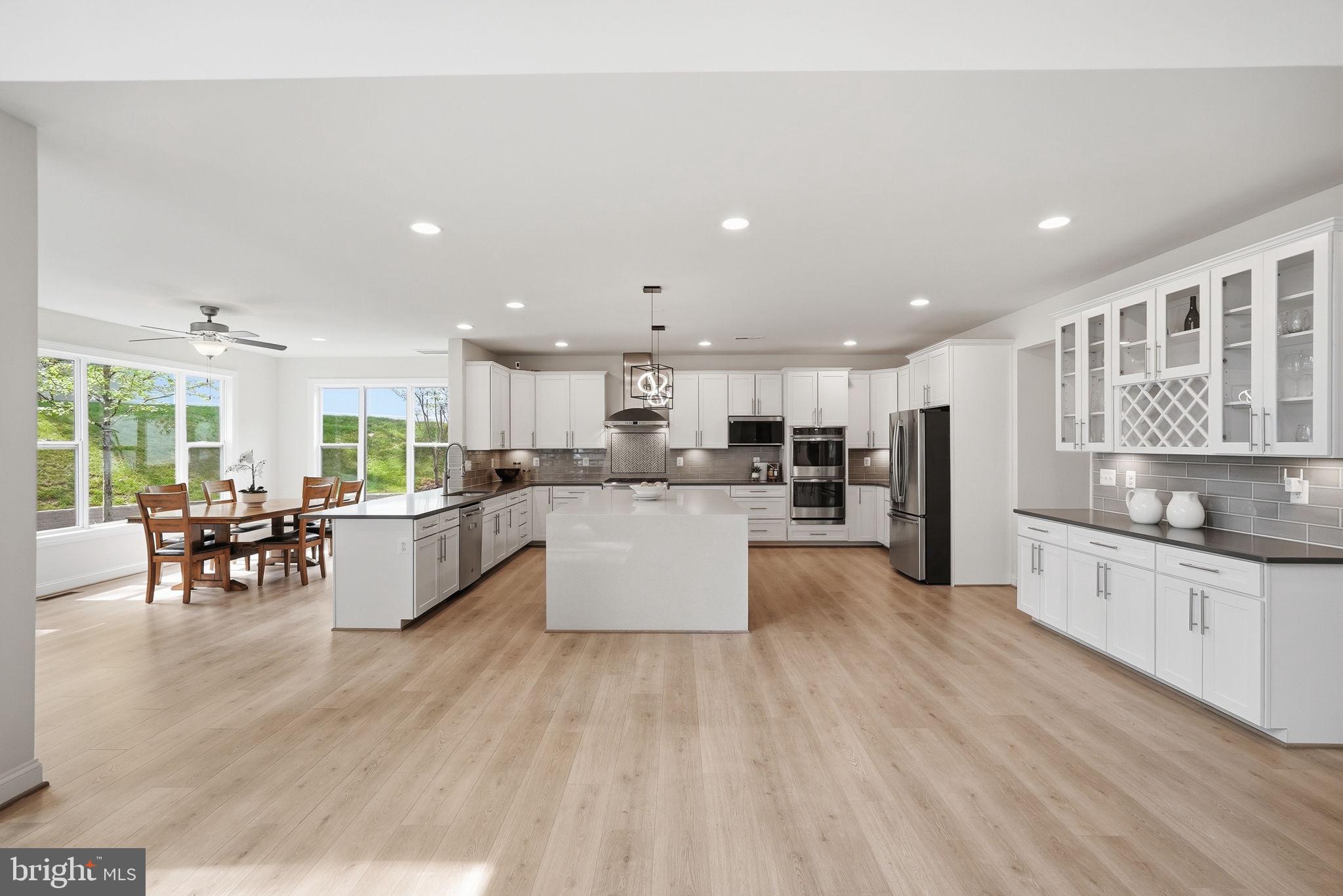 7821 Old Falls Road McLean, VA 22102 - Photo 14 of 47 Expansive Kitchen & Breakfast Area