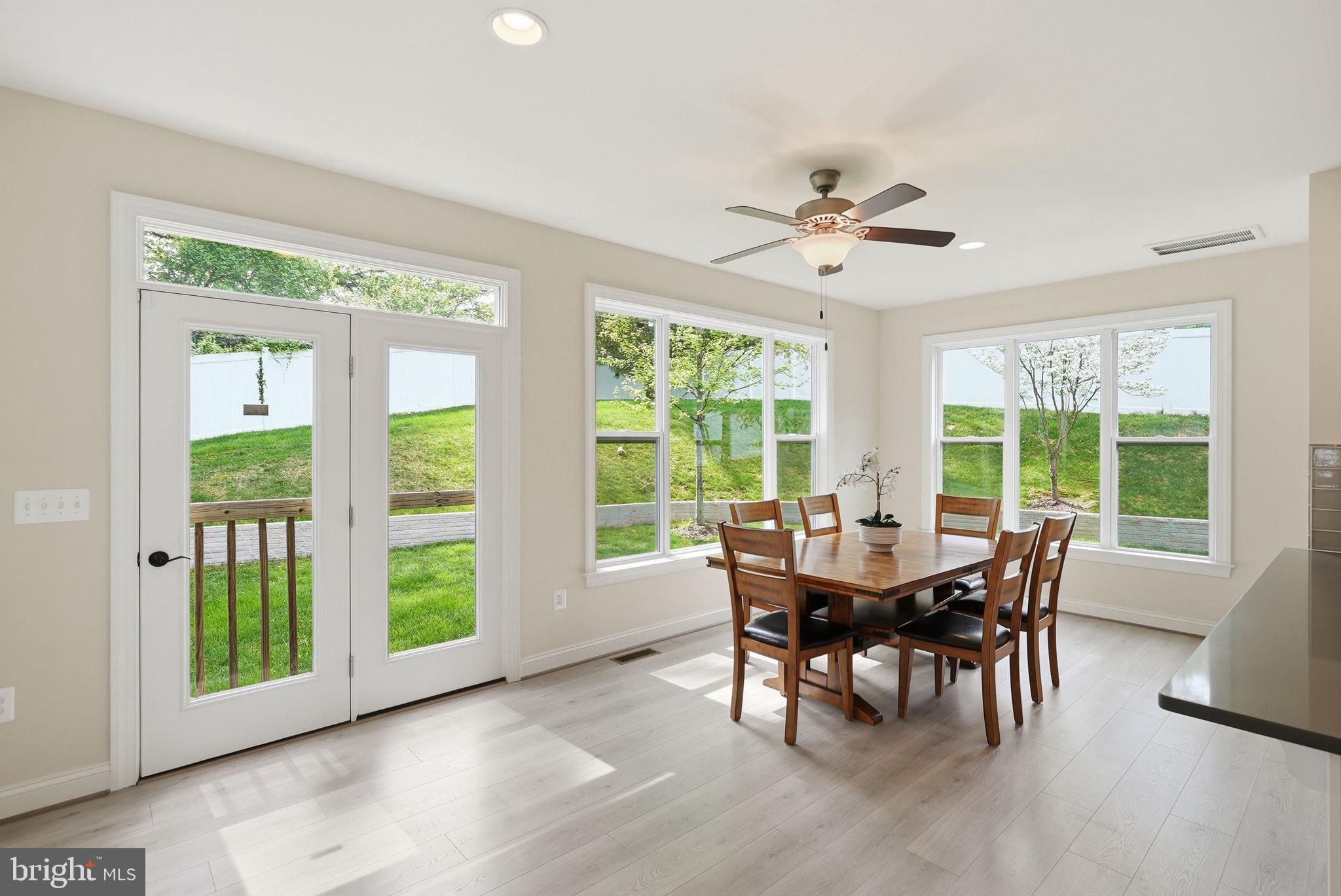 7821 Old Falls Road McLean, VA 22102 - Photo 16 of 47 Breakfast Area