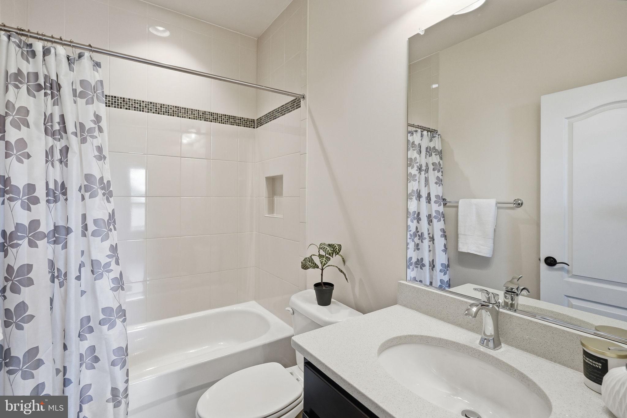 7821 Old Falls Road McLean, VA 22102 - Photo 37 of 47 Ensuite Bath 6