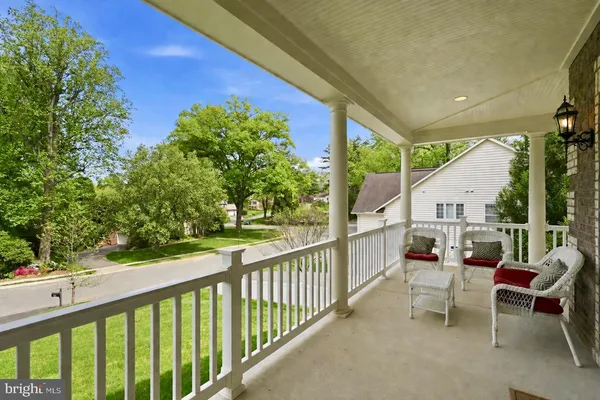 $3,000,000 | 7821 Old Falls Road, McLean, VA 22102