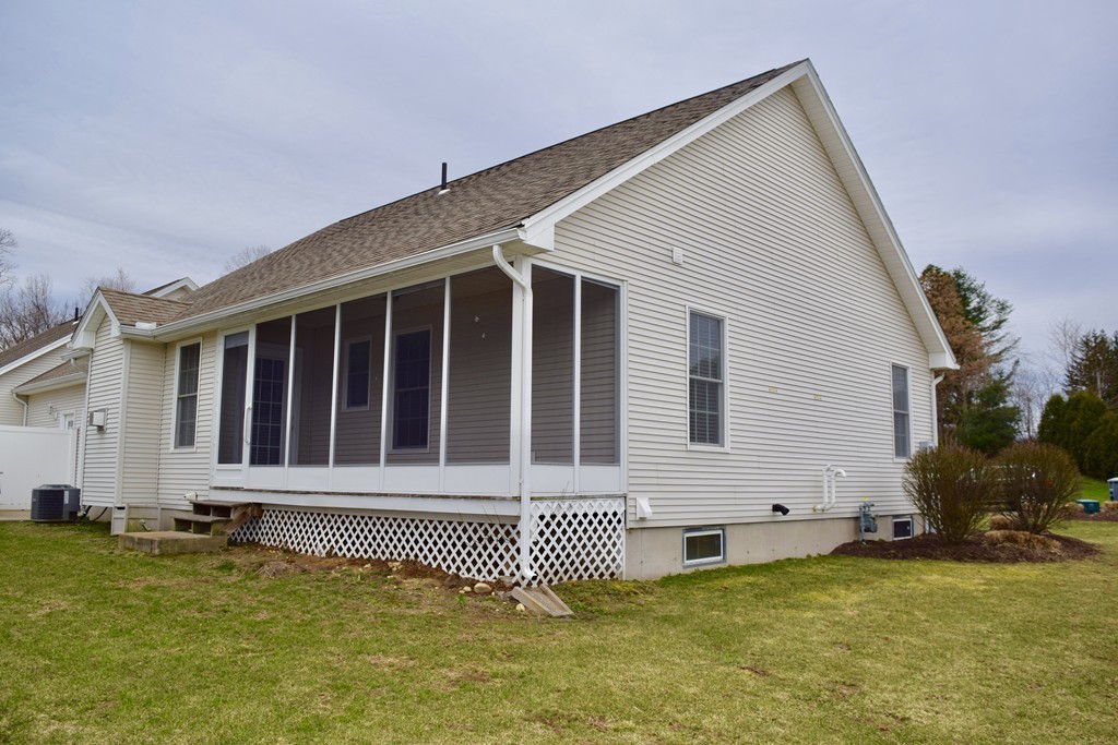 204 Russell Road, Unit A Westfield, MA 01085 - Photo 3 of 28 Gallery Image 3