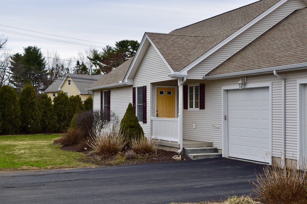 204 Russell Road, Unit A Westfield, MA 01085 - Photo 4 of 28 Gallery Image 4
