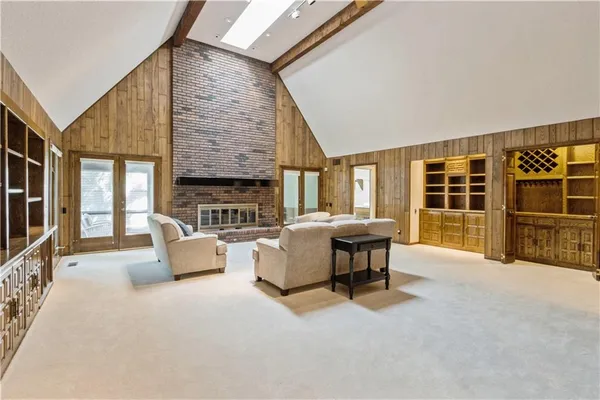$950,000 | 10052 Hemlock Drive, Overland Park, KS 66212