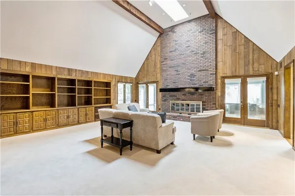 $950,000 | 10052 Hemlock Drive, Overland Park, KS 66212