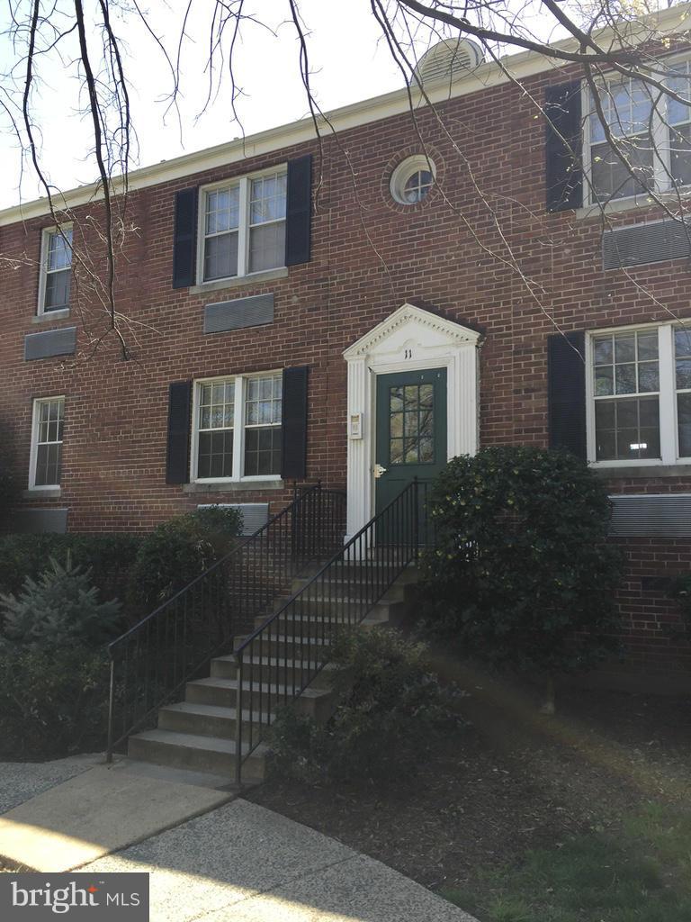 11 West Glebe Road, Unit A Alexandria, VA 22305 - Photo 1 of 10 Exterior (Front)