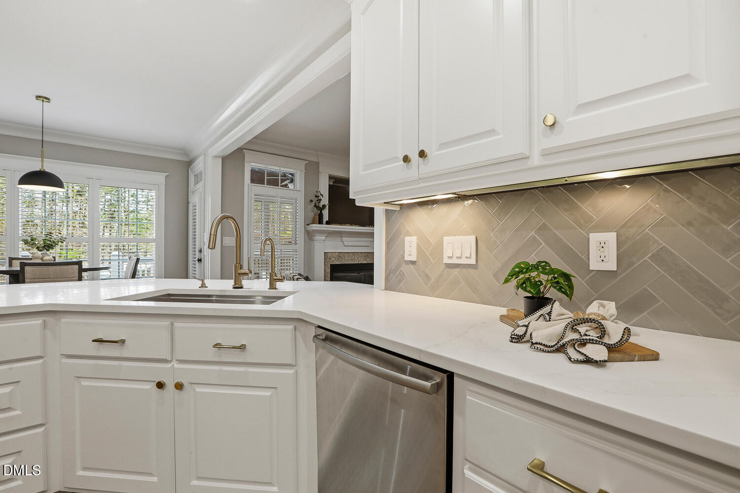 3424 Arthur Pierce Road Apex, NC 27539 - Photo 9 of 58 3424 Arthur Pierce Rd Apex NC-large-024-