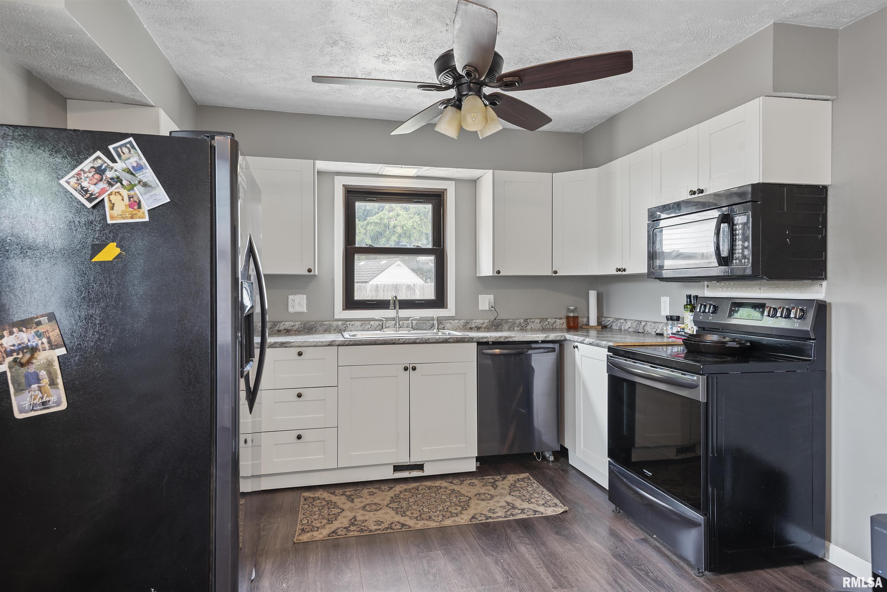 3013 Terra Court Springfield, IL 62707 - Photo 9 of 27 Gallery Image 9