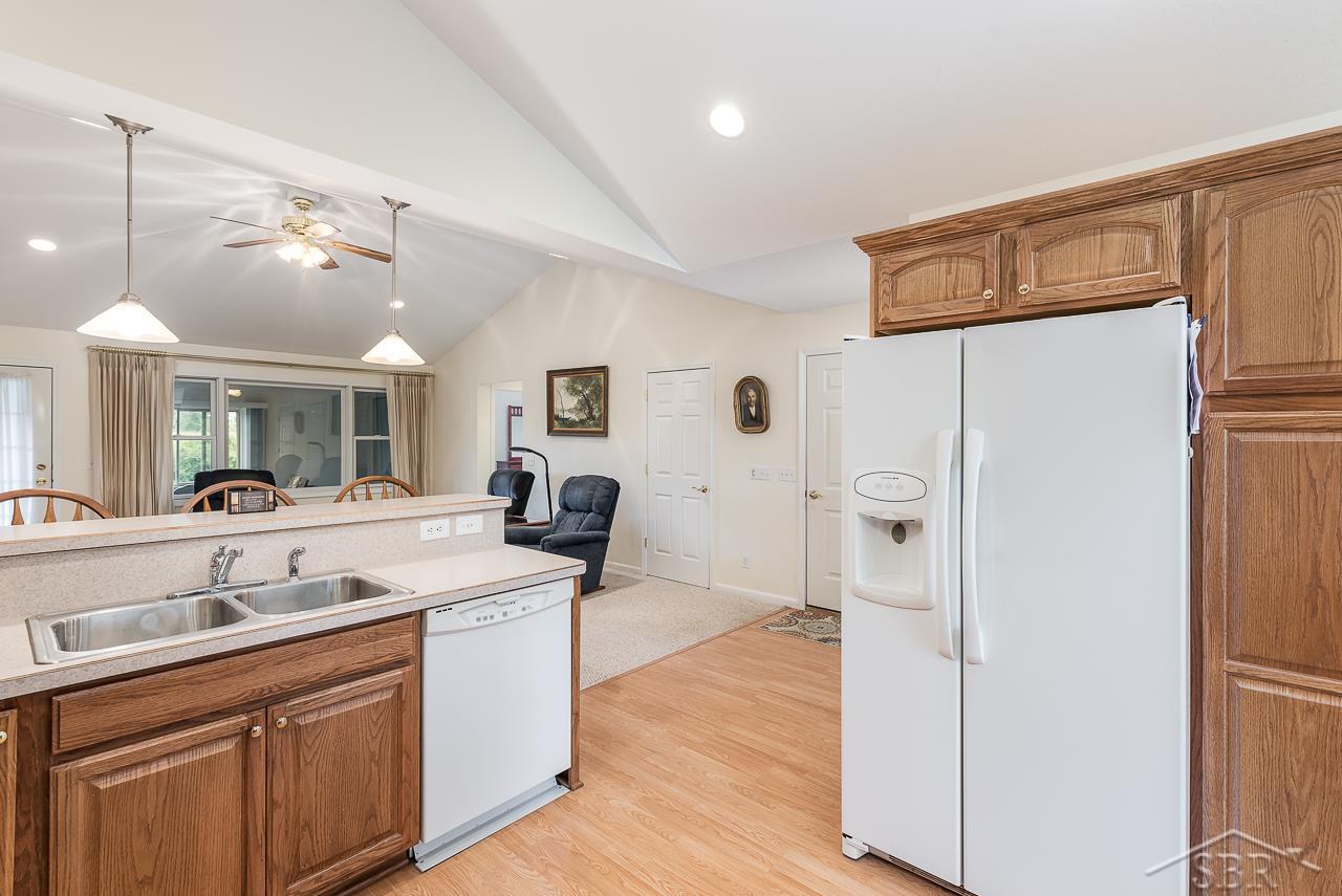 2719 Shattuck Road Saginaw, MI 48603 - Photo 6 of 24 Kitchen