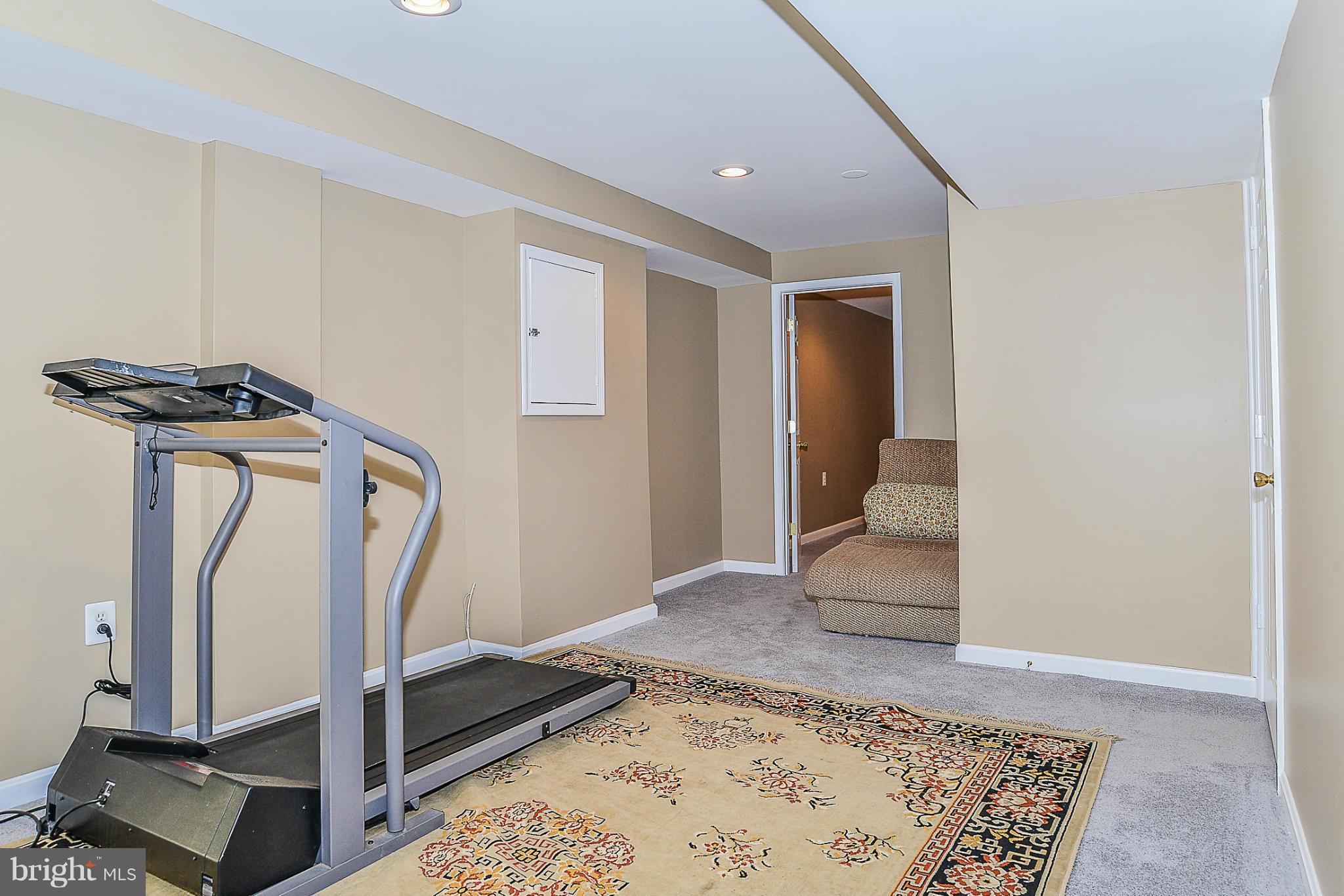 5913 Freds Oak Road Burke, VA 22015 - Photo 22 of 30 Recreation Room