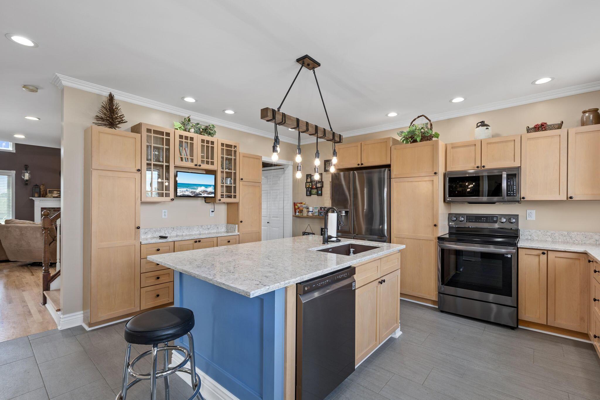 6394 Graessle Road London, OH 43140 - Photo 17 of 62 angle kitchen