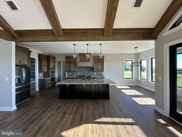 a black and white photo of a picture