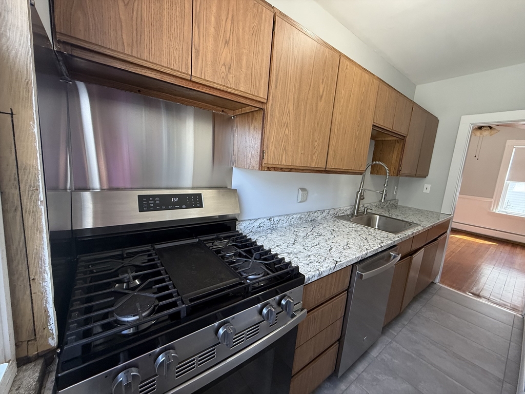 158 Grove Street, Unit 2 Haverhill, MA 01832 - Photo 12 of 18