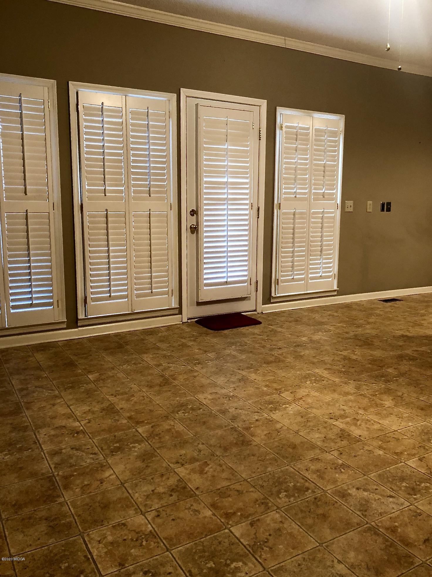 1391 Briarcliff Road, Unit 18A Macon, GA 31211 - Photo 11 of 25 IMG_7134