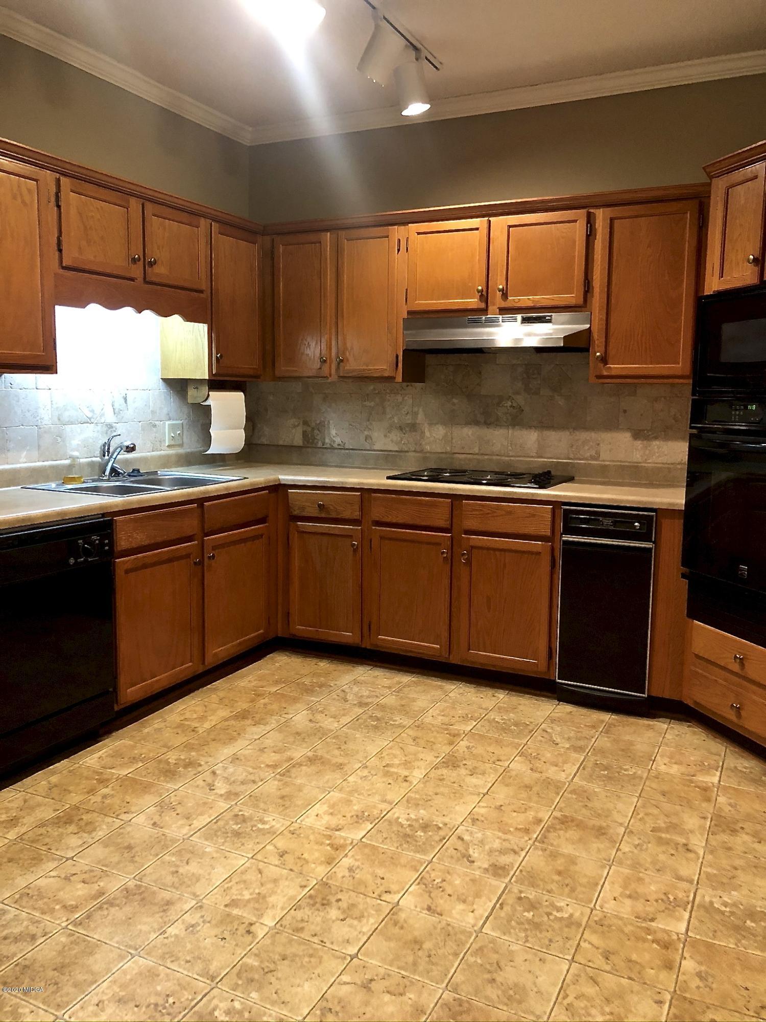1391 Briarcliff Road, Unit 18A Macon, GA 31211 - Photo 15 of 25 IMG_7138