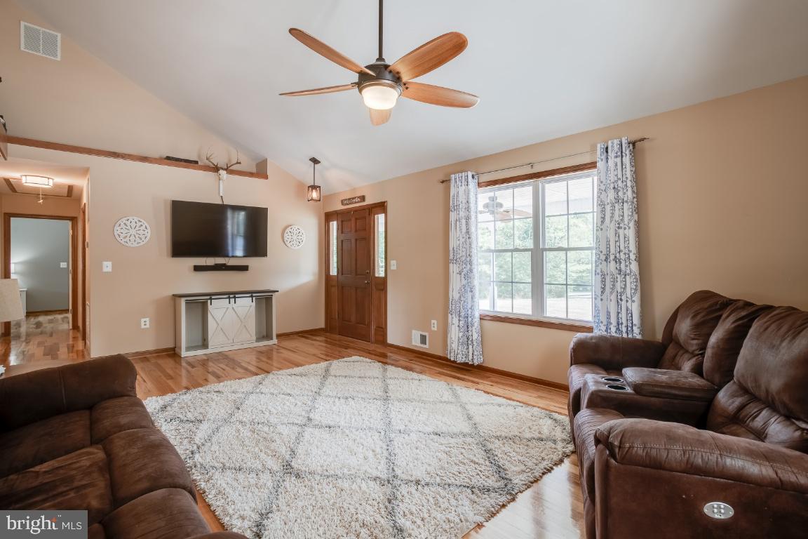 3250 Courtney School Road Midland, VA 22728 - Photo 13 of 45 Gallery Image 13