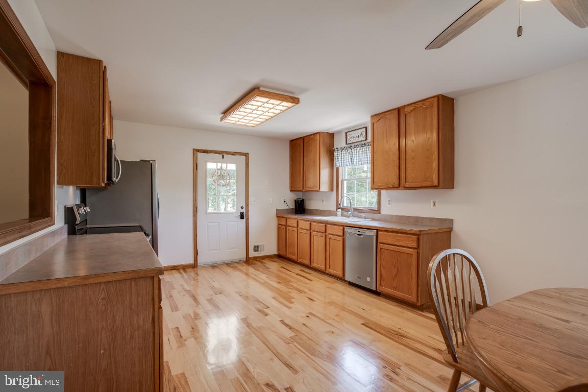 3250 Courtney School Road Midland, VA 22728 - Photo 9 of 45 Gallery Image 9