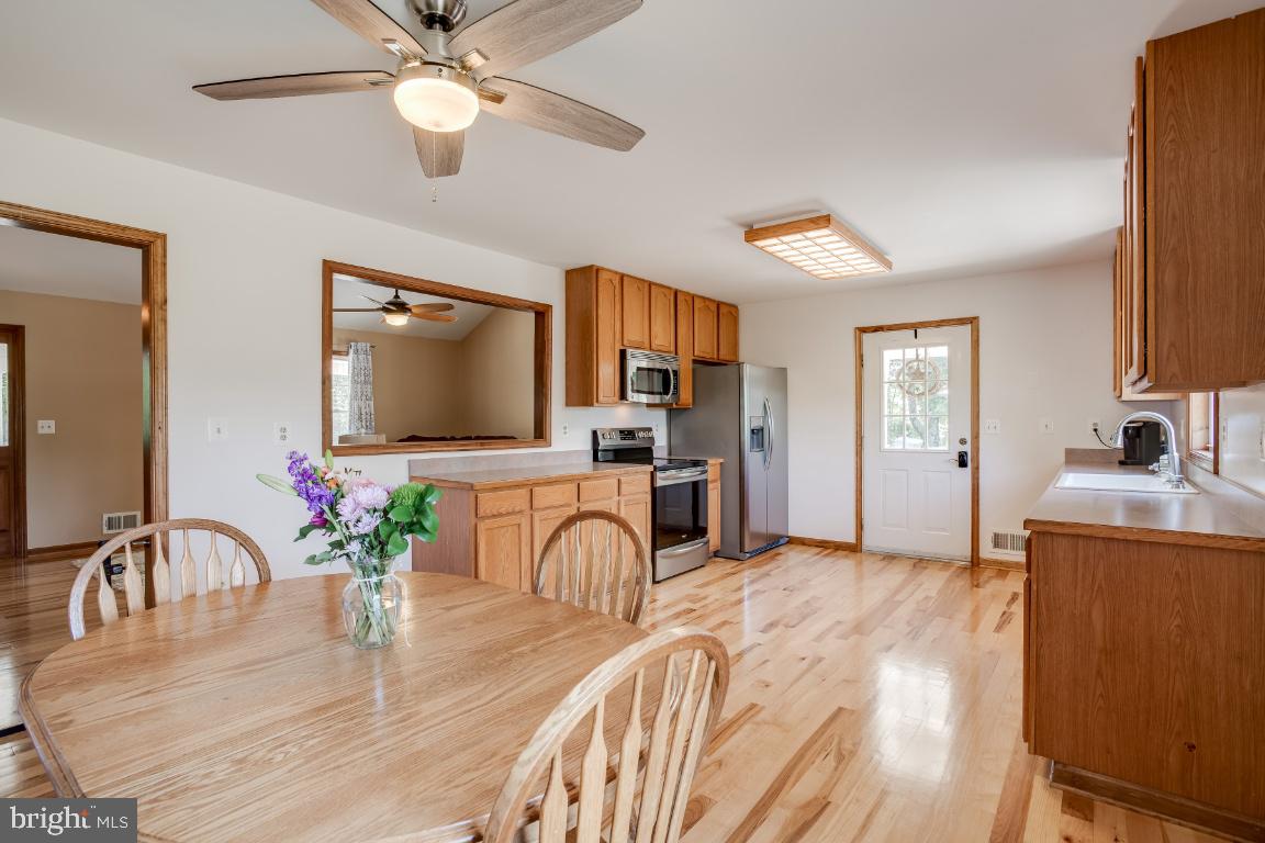 3250 Courtney School Road Midland, VA 22728 - Photo 10 of 45 Gallery Image 10