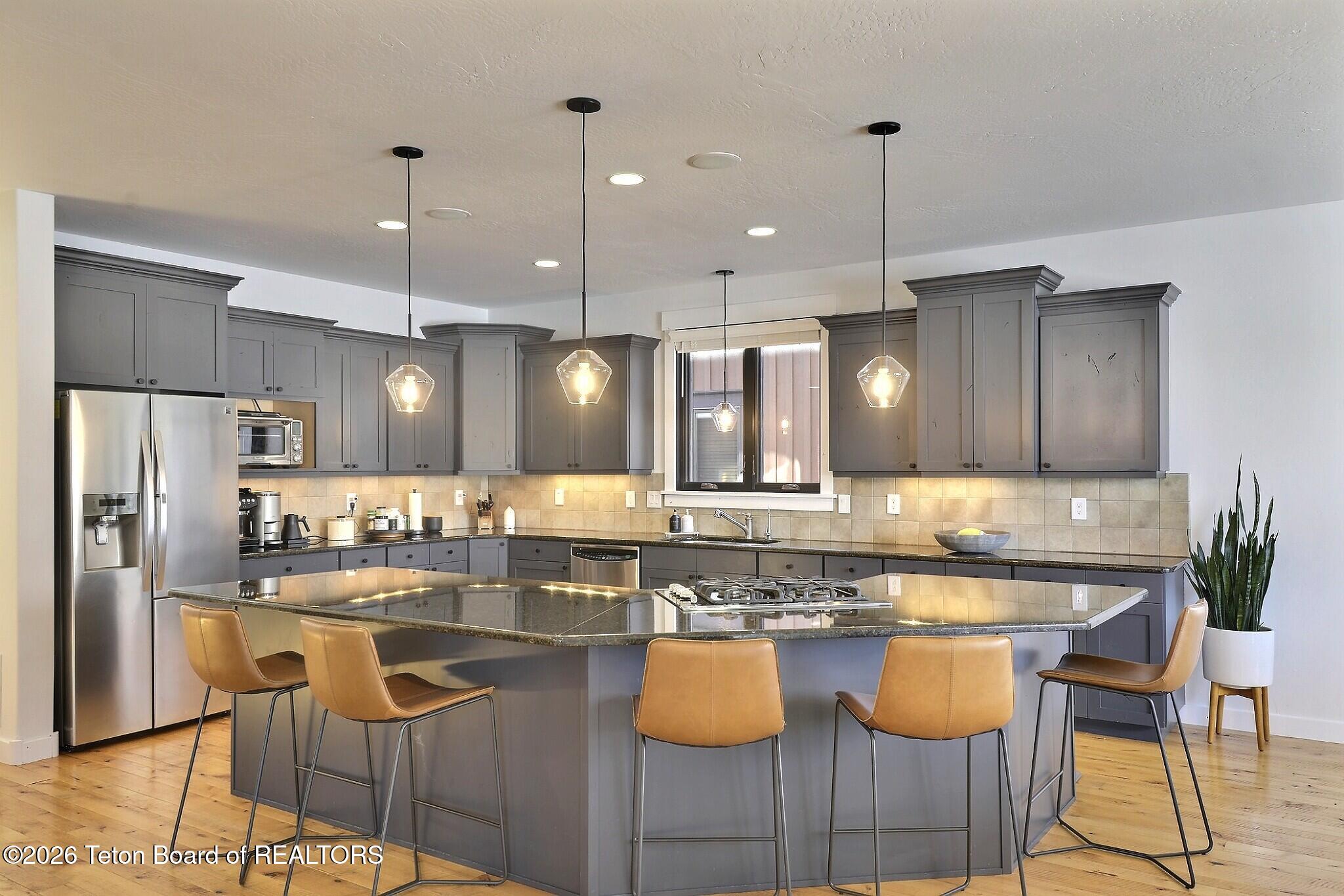 46 Scott Drive Victor, ID 83455 - Photo 13 of 57 Kitchen Bar