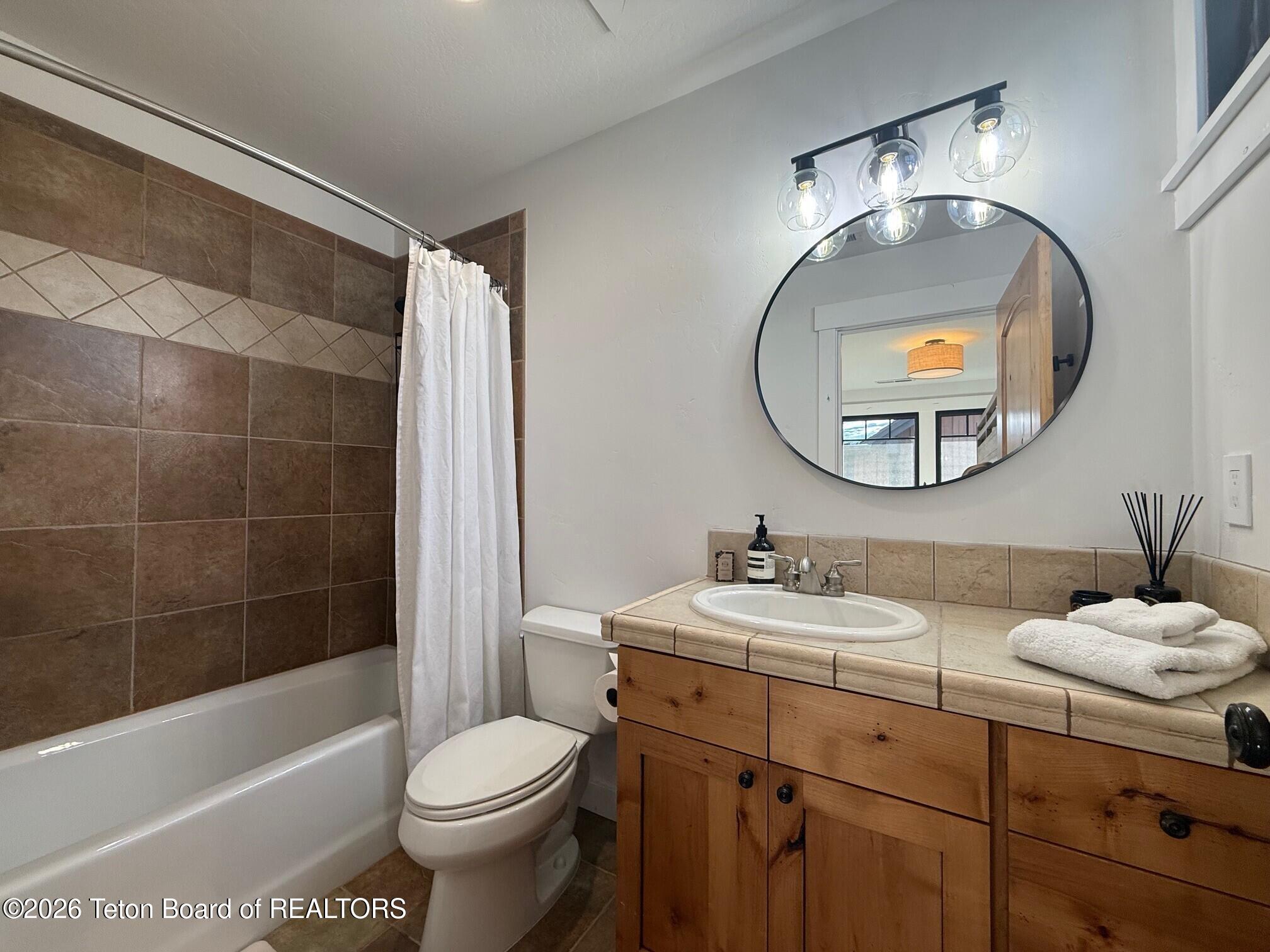 46 Scott Drive Victor, ID 83455 - Photo 25 of 57 Upstairs Bath