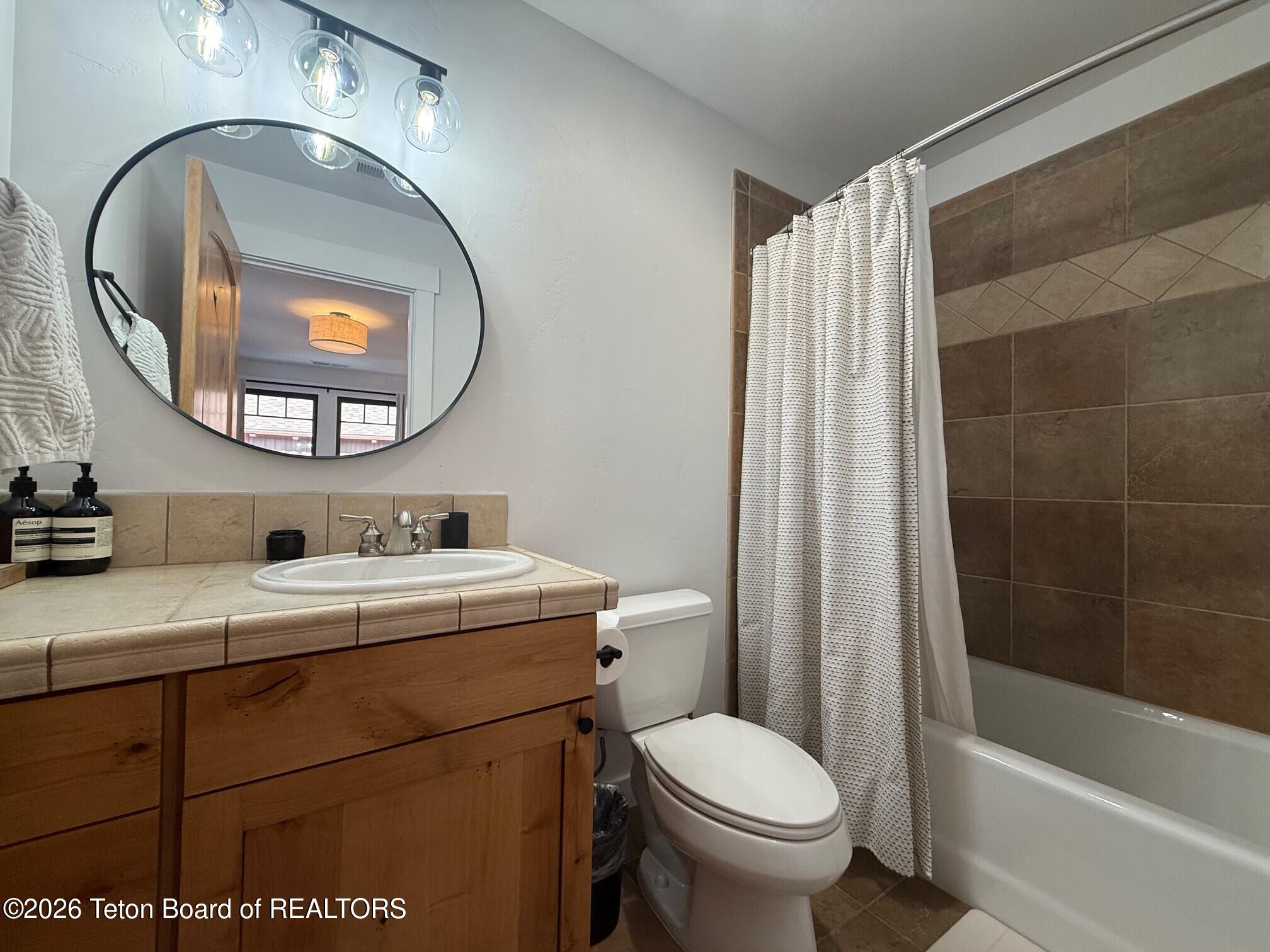 46 Scott Drive Victor, ID 83455 - Photo 28 of 57 Guest Bath