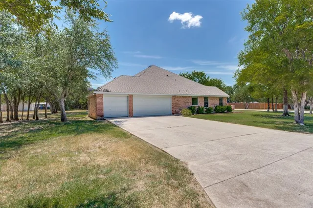 $499,000 | 207 Highland Drive, Aledo, TX 76008
