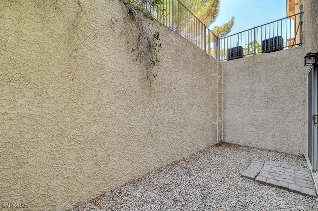 $6,000 | 11241 Pentland Downs Street, Las Vegas, NV 89141