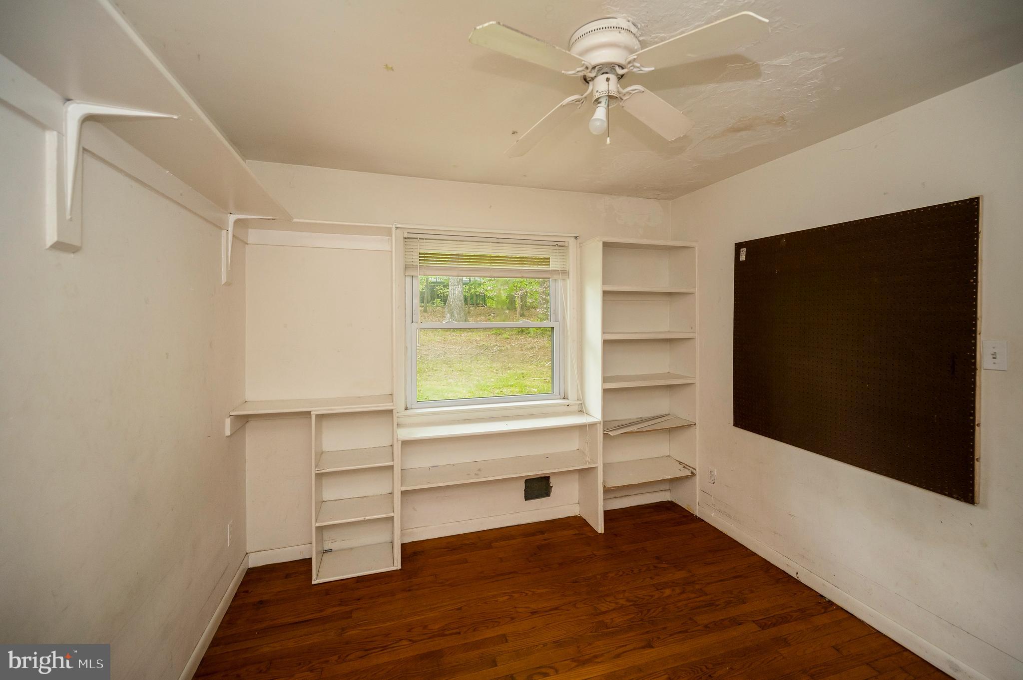 18344 Sharon Road Triangle, VA 22172 - Photo 33 of 42