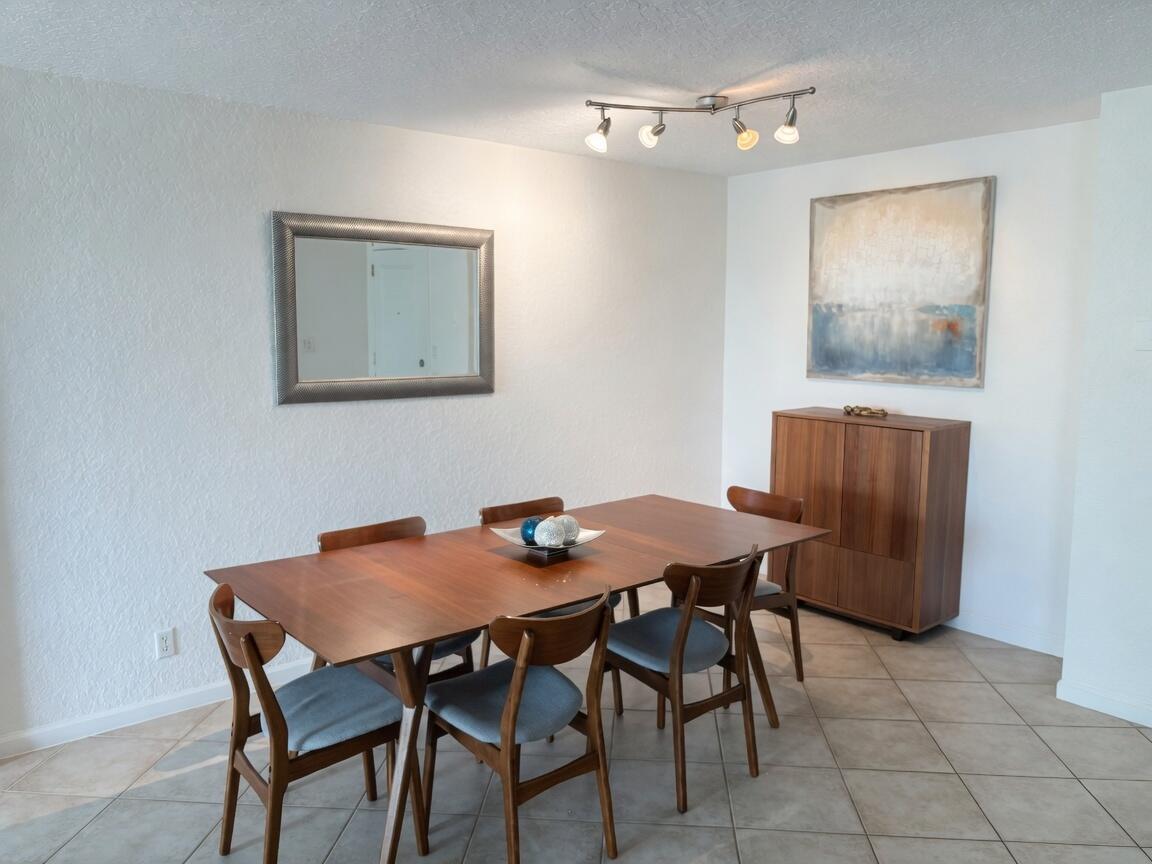 1000 Spanish River Road, Unit 4P Boca Raton, FL 33432 - Photo 3 of 18 xnrDP
