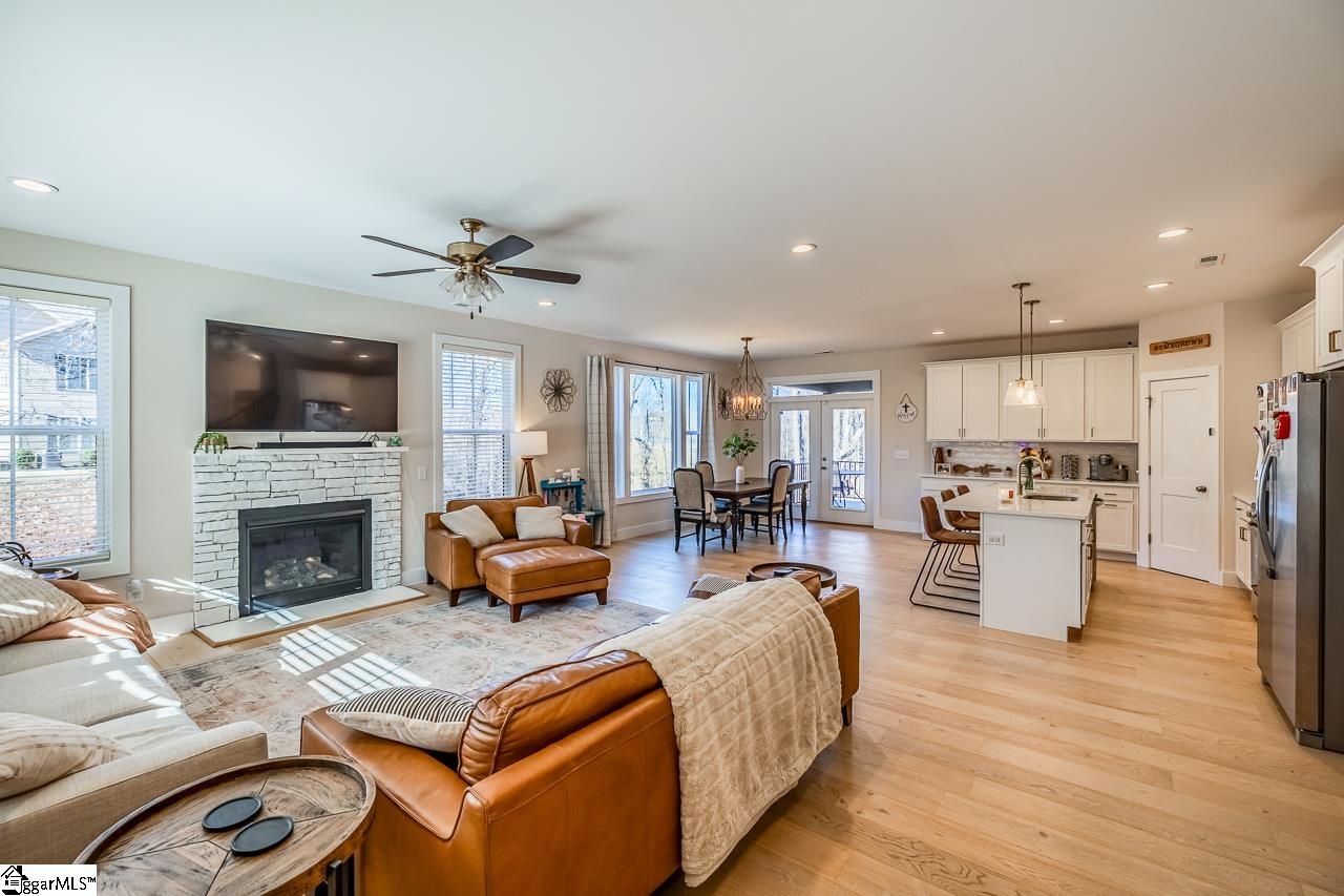 26 Birch Tree Road Greer, SC 29651 - Photo 4 of 38