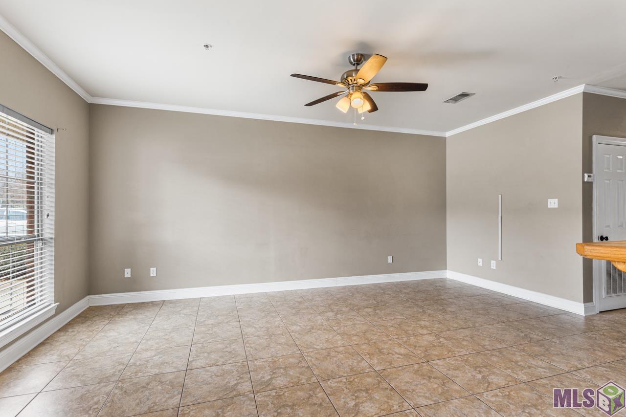 808 Meadow Bend Drive, Unit D Baton Rouge, LA 70820 - Photo 3 of 9 The living room from anothe angle