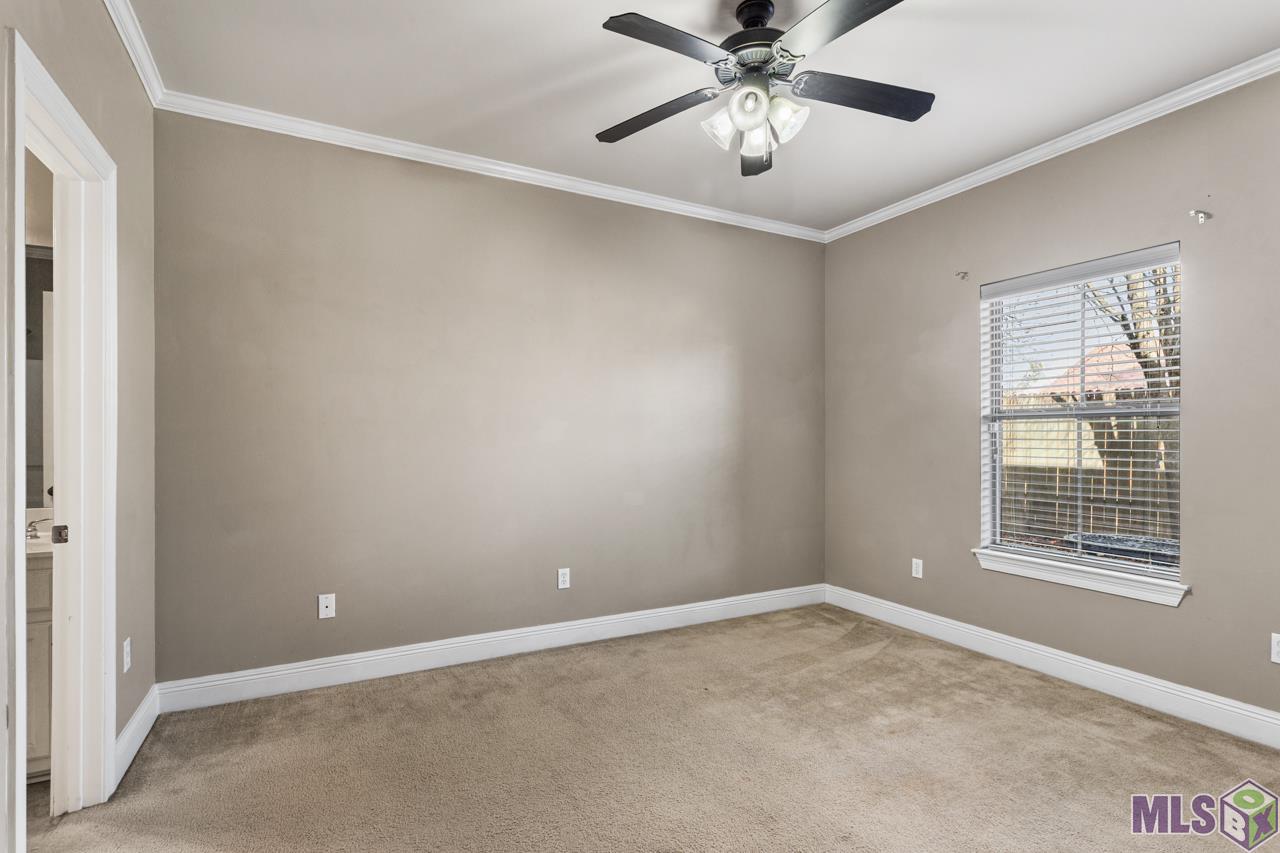 808 Meadow Bend Drive, Unit D Baton Rouge, LA 70820 - Photo 6 of 9 Primary bedroom