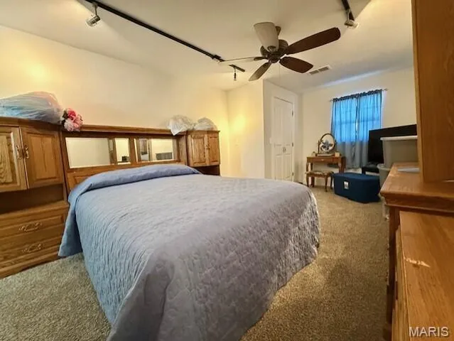 $450,000 | 9396 M- Highway, Mountain Grove, MO 65711