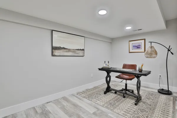 $4,900 | 7 Christopher Street, Newburyport, MA 01950