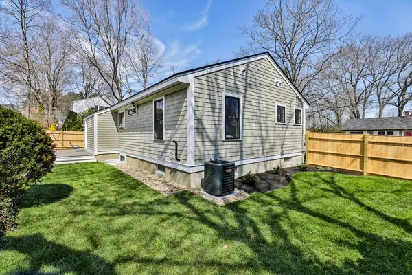 $4,900 | 7 Christopher Street, Newburyport, MA 01950