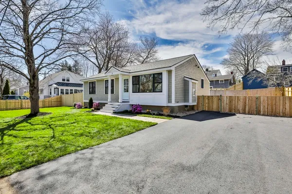 $4,900 | 7 Christopher Street, Newburyport, MA 01950