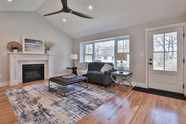 $4,900 | 7 Christopher Street, Newburyport, MA 01950