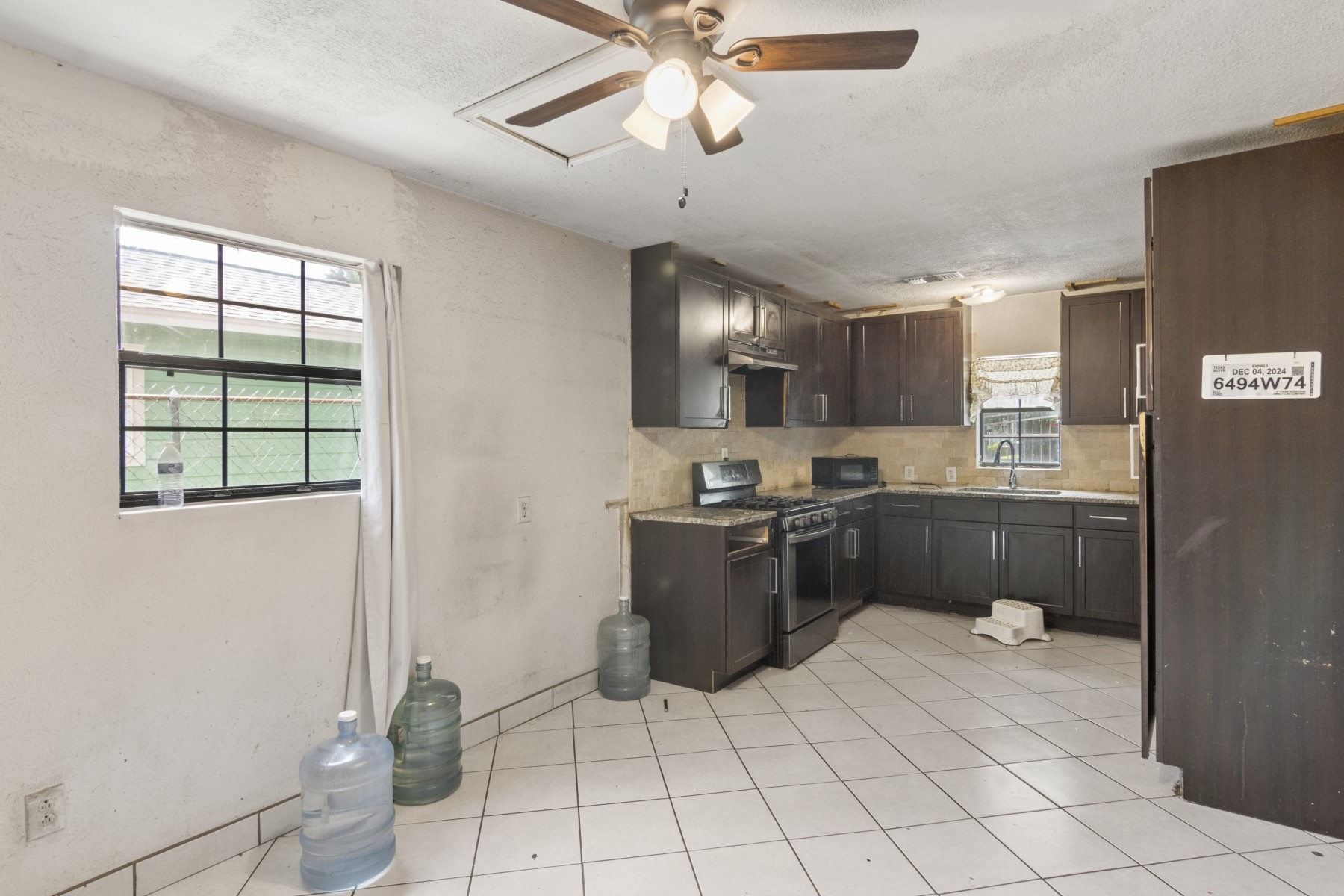 1002 Grenfell Lane Houston, TX 77076 - Photo 9 of 20 Kitchen and Breakfast area