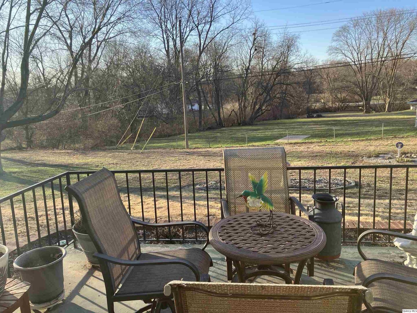 2524 Southbrook Road Quincy, IL 62305 - Photo 25 of 32 a view of a patio with lawn chairs