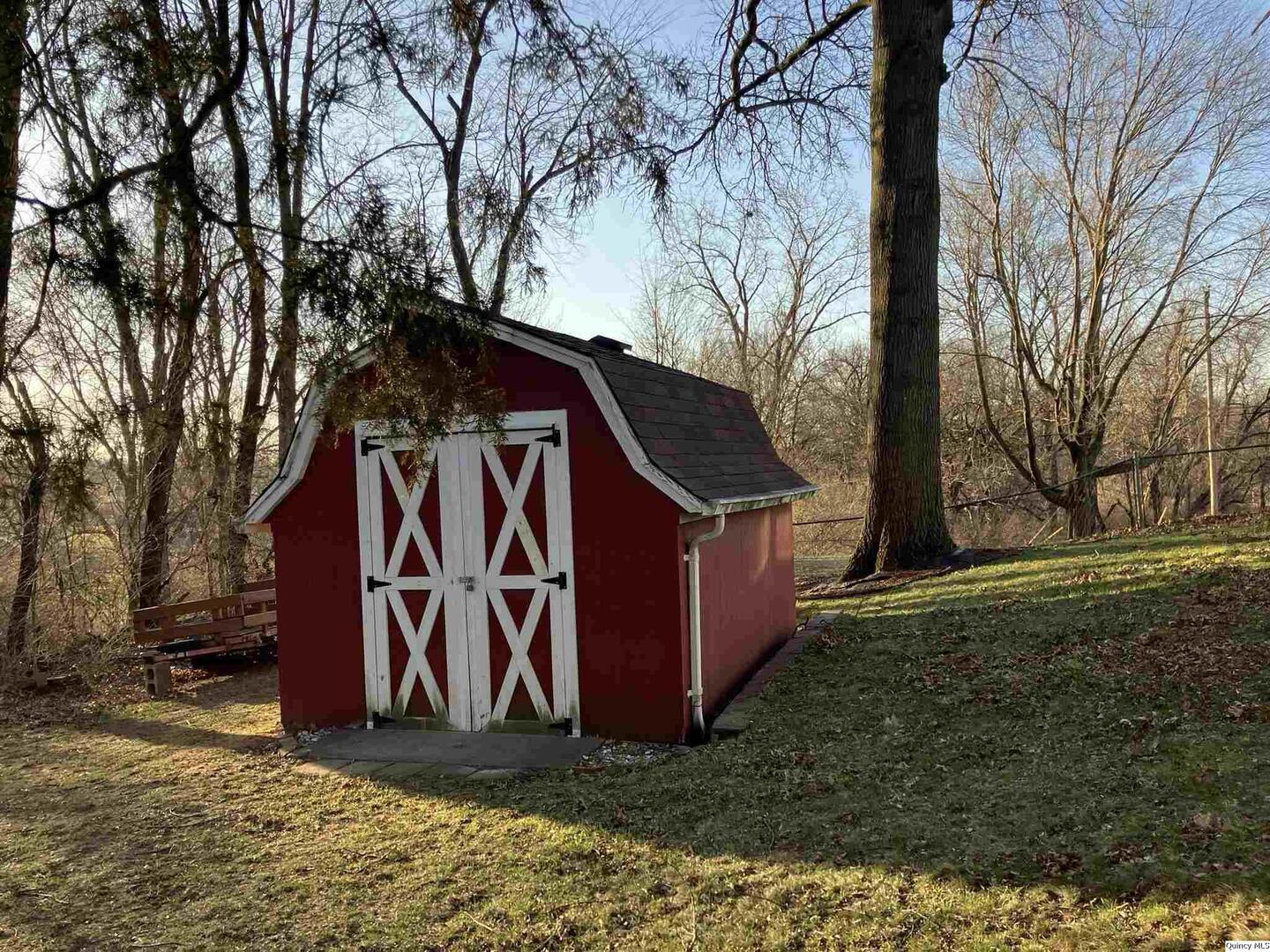 2524 Southbrook Road Quincy, IL 62305 - Photo 27 of 32 a view of outdoor space and yard