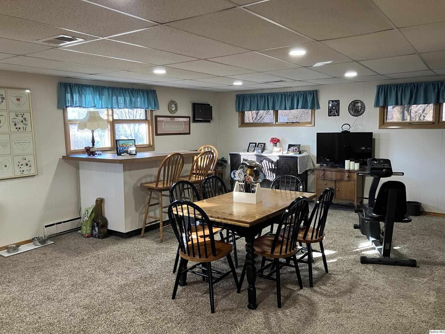 2524 Southbrook Road Quincy, IL 62305 - Photo 6 of 32 a view of a dining room with furniture